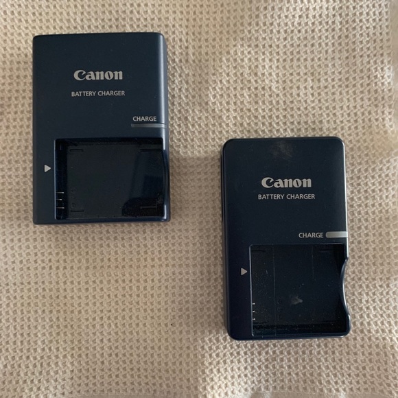 battery charger - Picture 1 of 1